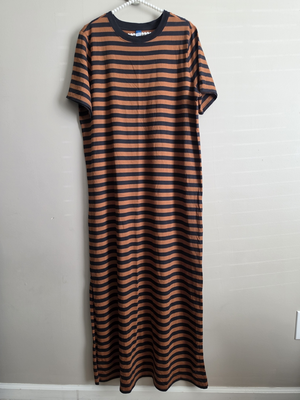 Striped Short-Sleeve Maxi Dress - Black & Brown